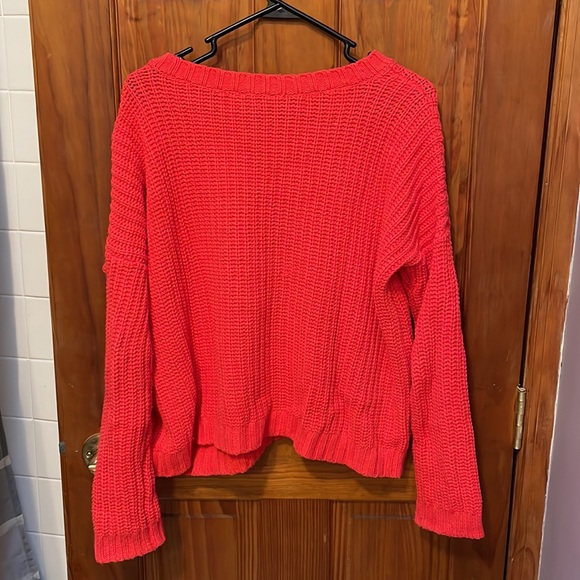 Express Sweater - Picture 3 of 3